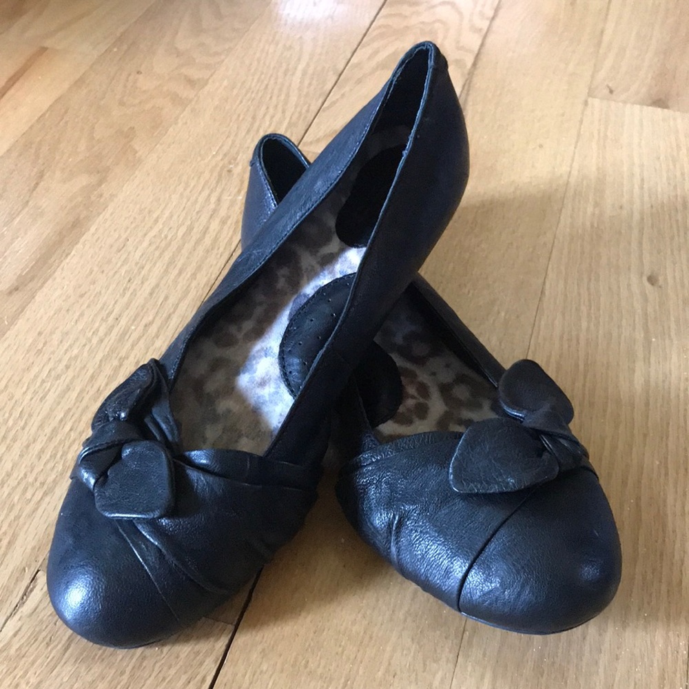 Born black flats